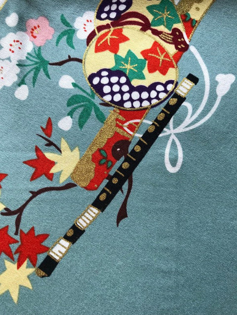 Sac AZUMA BUKURO Motifs personnages du théâtre Kabuki et floraux, sur fond céladon