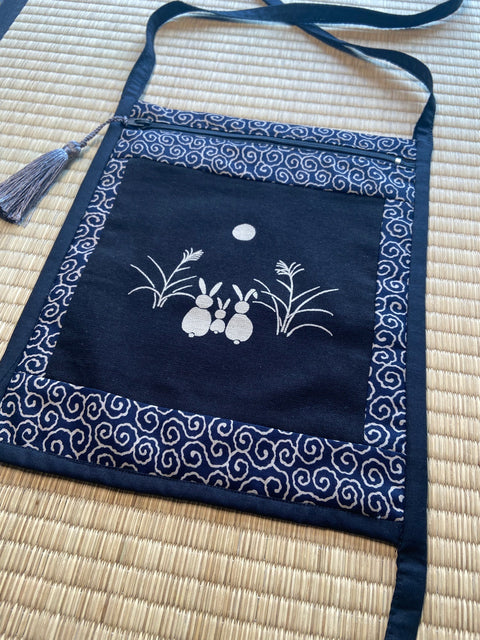 Sac Bandoulière Motifs lapins et arabesques