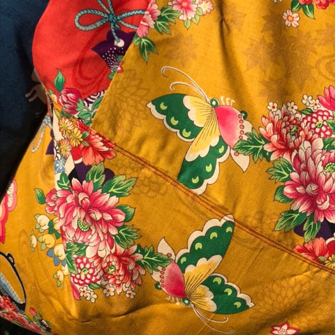 Sac AZUMA BUKURO Motifs floraux et papillons sur fond moutarde