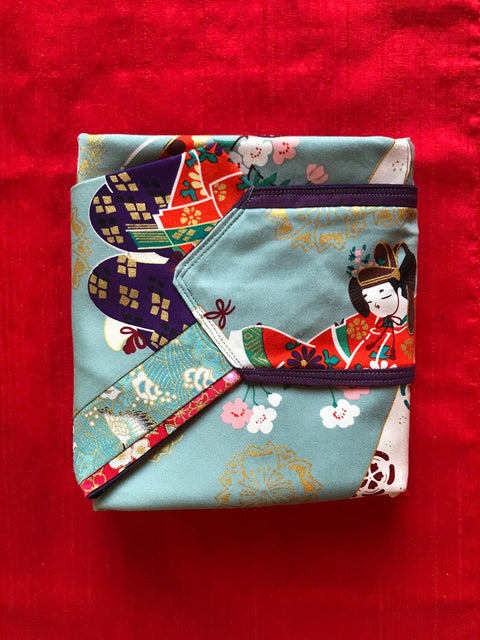 Sac AZUMA BUKURO Motifs personnages du théâtre Kabuki et floraux, sur fond céladon