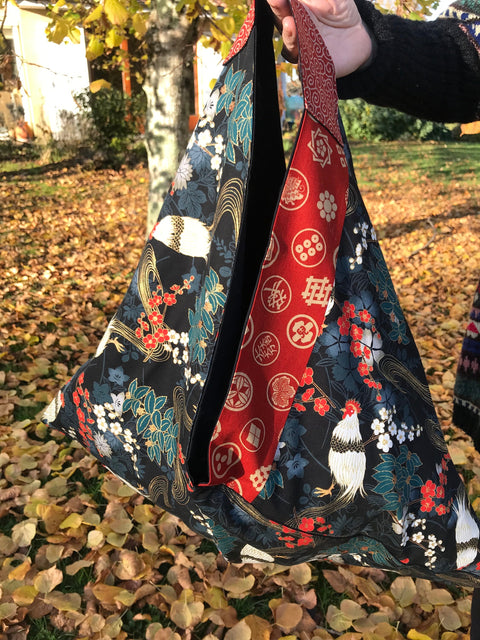 Sac Azuma, sac origami, sac cabas, en tissu japonais, motifs coqs et floraux.